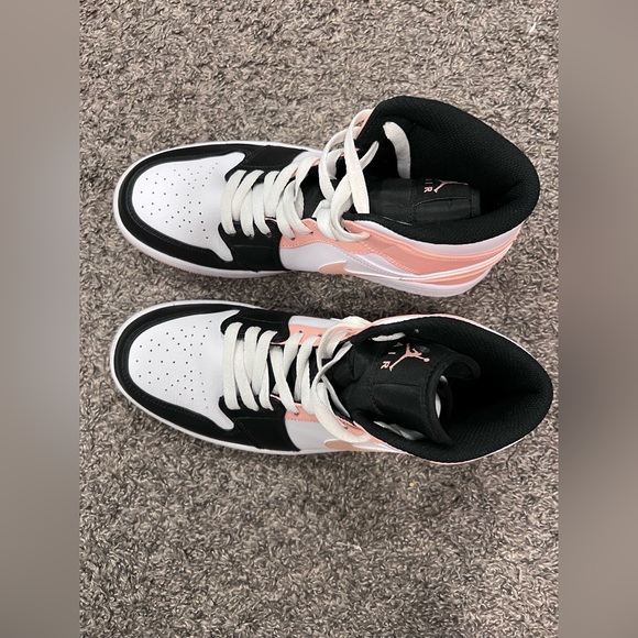 Air Jordan Mid Crimson Tint